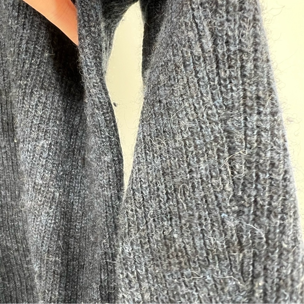 Madewell Warmlight‎ V-Neck Pullover Sweater, Navy, Size L - Picture 10 of 13